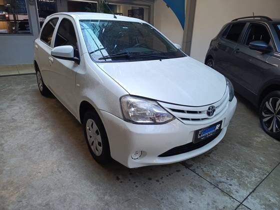 TOYOTA ETIOS 1.3 X 16V FLEX 4P MANUAL TOYOTA ETIOS 1.3 X 16V FLEX 4P MANUAL